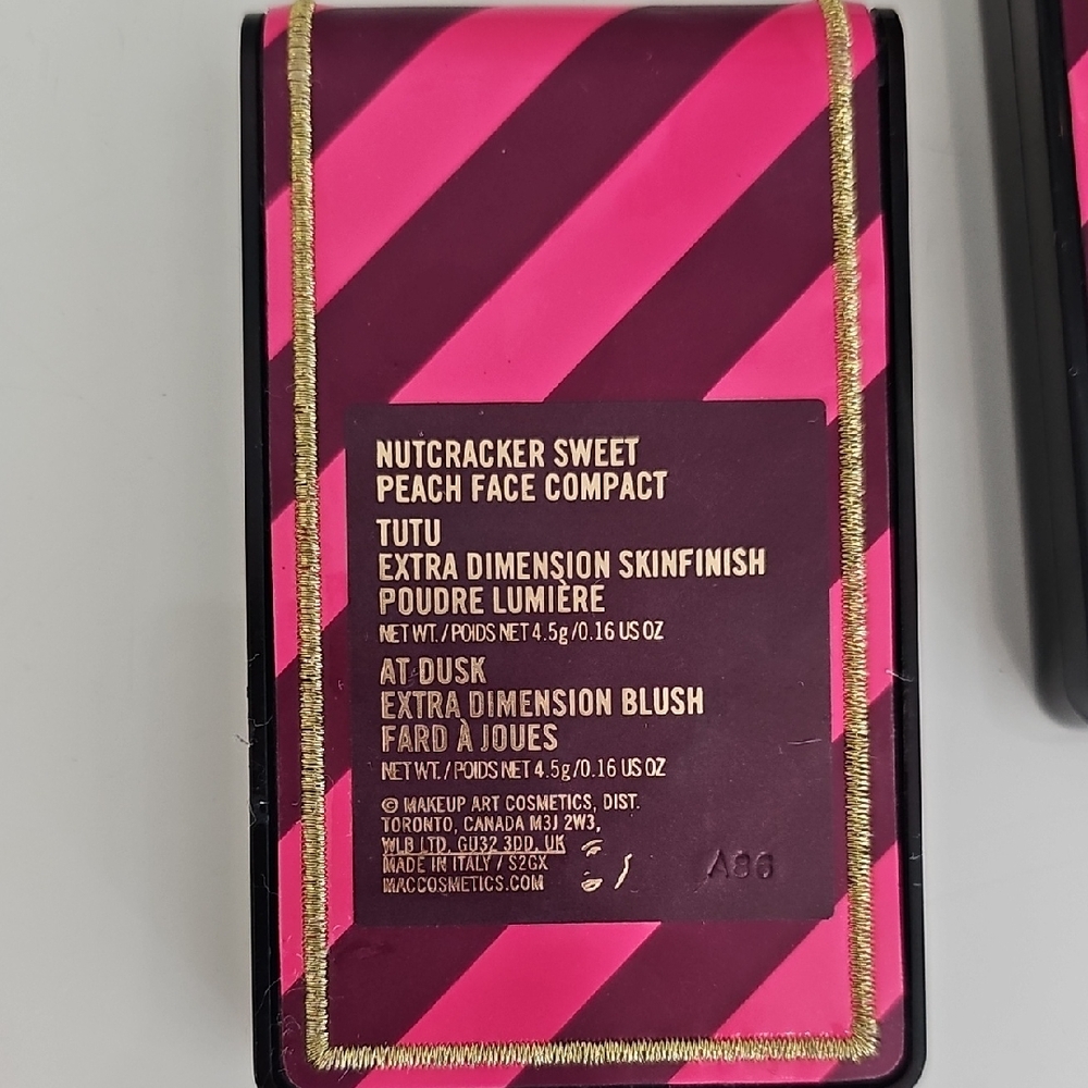 MAC Cosmetics Nutcracker Sweet Peach Face Compact - Pink and Gold